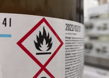 Productos químicos más seguros: el Consejo y el Parlamento llegan a un acuerdo sobre la regulación de sustancias químicas