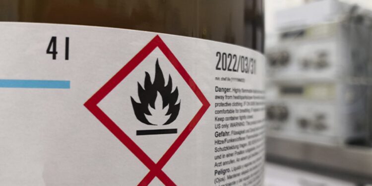 Productos químicos más seguros: el Consejo y el Parlamento llegan a un acuerdo sobre la regulación de sustancias químicas