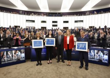 La Eurocámara concede el premio Sájarov a Masha Amini