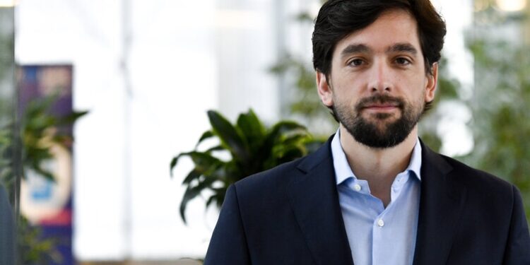 Adrián Vázquez: “El Gobierno español nos ha puesto en el vagón de cola del respeto al Estado de Derecho con esta ley de la impunidad“