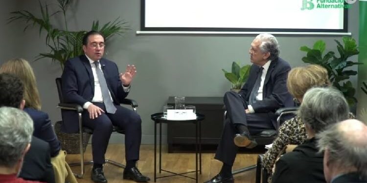 Albares atribuye los pactos sobre Reglas Fiscales y Migración y Asilo al liderazgo de España