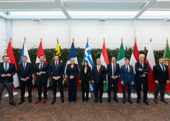 Abascal, Meloni y Le Pen se reúnen en Bruselas con motivo de la cumbre de líderes de Patriotas por Europa