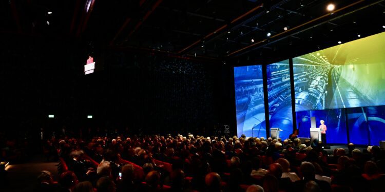 Von der Leyen urge a Europa a «acelerar» en la carrera científica global