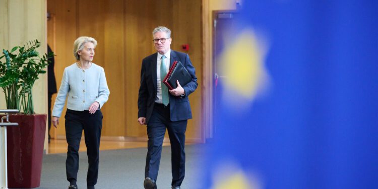 Bruselas y Reino Unido promueven una relación «estable, positiva y con visión de futuro» y acuerdan intensificar su colaboración