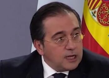 Albares denuncia la “extensión del conflicto” en Oriente Medio, que se ha vuelto “insoportable”