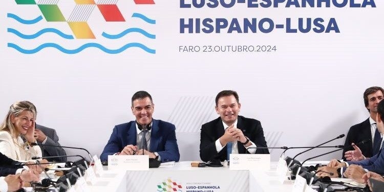 España y Portugal presionarán a Francia y Bruselas para que permitan las conexiones ferroviarias y eléctricas con Europa