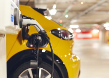 La Comisión continuará aplicando los aranceles a la importación de vehículos eléctricos de China