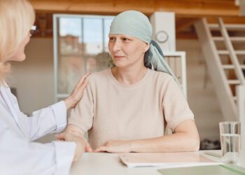 La Comisión muestra cómo ayudar a pacientes con cáncer a permanecer o regresar al trabajo