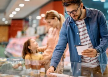 La renta per cápita de los hogares aumenta un 0,4% en la zona euro y un 0,6% en la UE