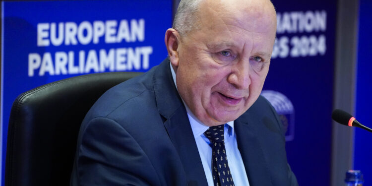 Hearings: Kubilius, comisario designado de Defensa y Espacio,aboga por desarrollar una base industrial sólida porque «necesitamos gastar más por culpa de Putin»