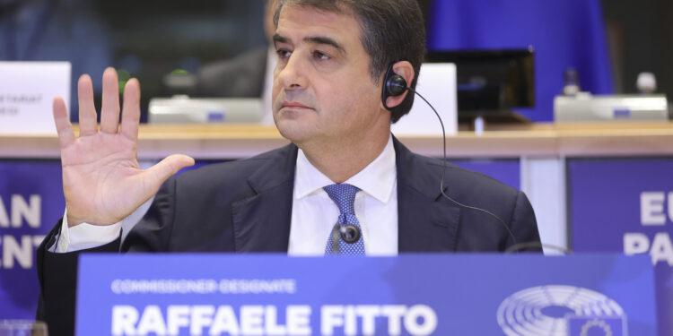 Hearings: Fitto, candidato de extrema derecha propuesto para  Cohesión y Reformas, no convence al Parlamento y pone en jaque la aprobación del resto de vicepresidencias