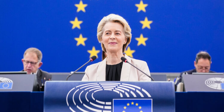 La Comisión von der Leyen II arranca con apoyo ajustado y divisiones internas entre los grupos políticos
