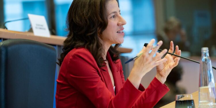 Hearings: Mînzatu, candidata a la vicepresidencia para la cartera de Personas, Capacidades y Preparación, se compromete en lograr un empleo de calidad y en la justicia social