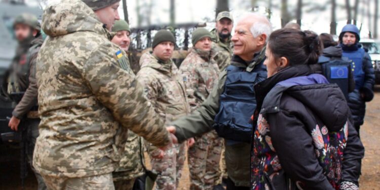 Borrell viaja Kiev en su última visita como máximo responsable diplomático de la UE