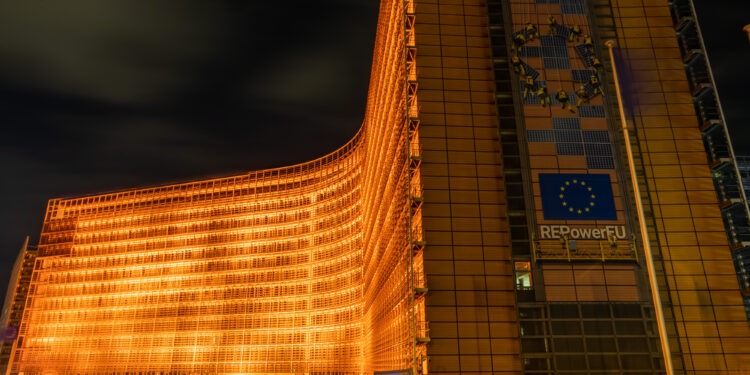 La UE llama a “romper el silencio” y hacer justicia por las víctimas de violencia de género en el 25N