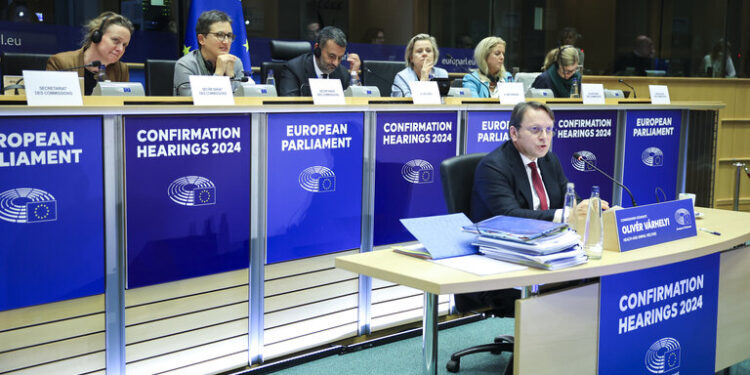 Olivér Várhelyi, candidato a comisario de Sanidad y Bienestar animal no convence al Parlamento Europeo