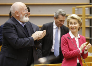 Von der Leyen mantiene su confianza en Ribera tras la DANA en Valencia