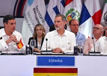 El Rey y Albares asisten a la Cumbre Iberoamericana, donde recibirán el testigo de la edición de 2026