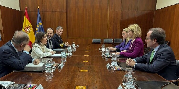 Robles aborda la invasión rusa de Ucrania con la futura Alta Representante de la UE, Kaja Kallas