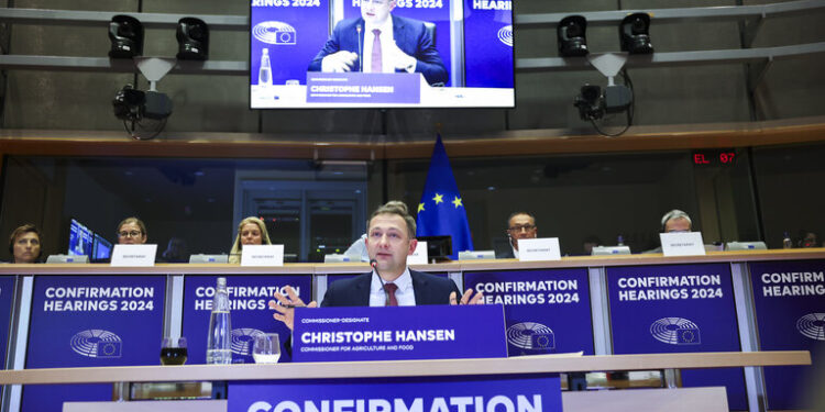 Tzitzikostas nuevo comisario de Transporte Sostenible, Hansen a Agricultura, Zaharieva encargada del emprendimiento e innovación digital y Šuica del Mediterráneo