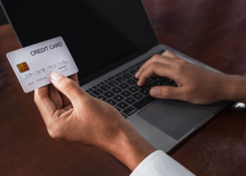 De media el 58,1% de los habitantes de la UE han comprado bienes o servicios online