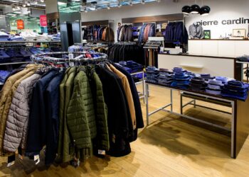 La Comisión multa con 5,7 millones a Pierre Cardin por restringir las ventas transfronterizas de ropa