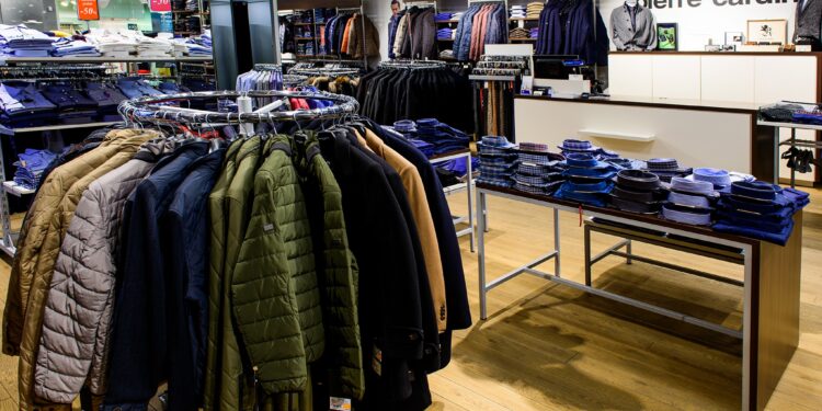 La Comisión multa con 5,7 millones a Pierre Cardin por restringir las ventas transfronterizas de ropa