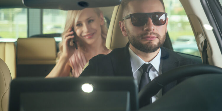 La UE desatasca la reforma para que Airbnb, Booking o Uber paguen el IVA