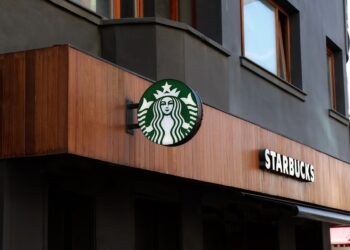 Bruselas cierra las investigaciones sobre ventajas fiscales a Fiat, Amazon y Starbucks al concluir que no hubo beneficios ilegales tras los fallos de los tribunales de la UE**