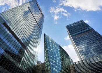 La UE lanza un llamamiento para que las empresas de los 27 inviertan en la recuperación y reconstrucción de Ucrania