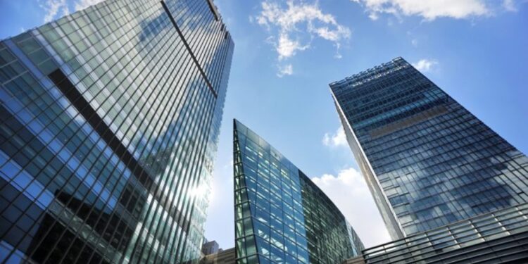 La UE lanza un llamamiento para que las empresas de los 27 inviertan en la recuperación y reconstrucción de Ucrania