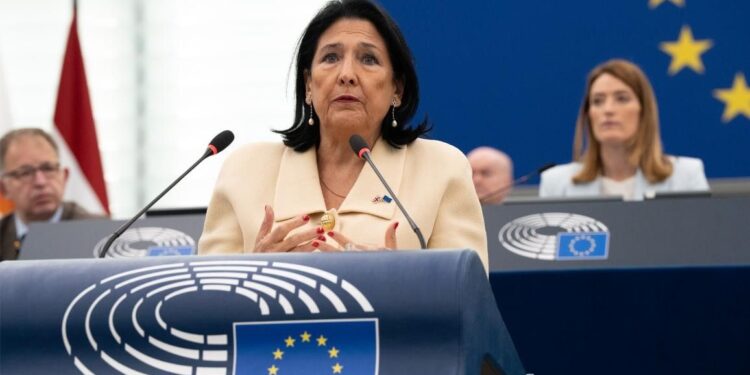 La presidenta de Georgia pide a la UE que intensifique sus esfuerzos y defienda sus valores