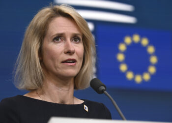 Kallas subraya que “la paz no es simplemente la ausencia de guerra” e insta a todos los Estados a “defender y cumplir sus obligaciones en materia de derechos humanos”