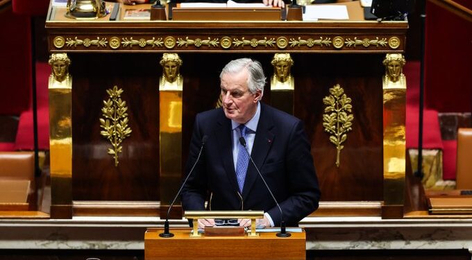 La izquierda y la extrema derecha de Le Pen tumban el Gobierno francés de Barnier