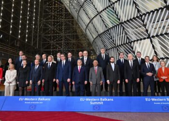 La UE se compromete a apoyar la integración de los Balcanes Occidentales, pero sin definir plazos para la ampliación
