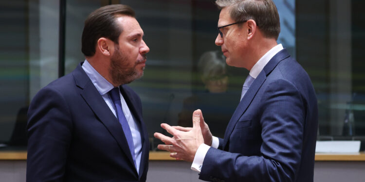 España insta en Bruselas a acelerar las conexiones transfronterizas con Francia