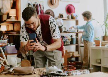 El volumen del comercio minorista desciende un 0,5% en la zona euro y un 0,3% en la UE