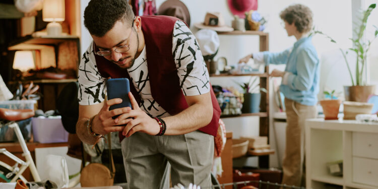 El volumen del comercio minorista desciende un 0,5% en la zona euro y un 0,3% en la UE