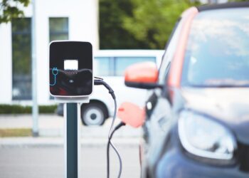 Crecimiento del 47% en vehículos eléctricos en la UE: España con un 72,6% de nuevas matriculaciones de gasolina