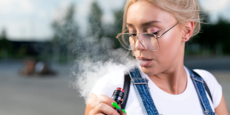 Bélgica, primer país de la UE en prohibir la venta de vapeadores