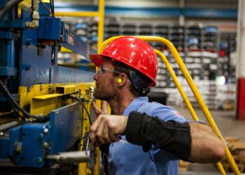 Los precios de producción industrial ascienden un 0,4% tanto en la zona del euro como en la UE