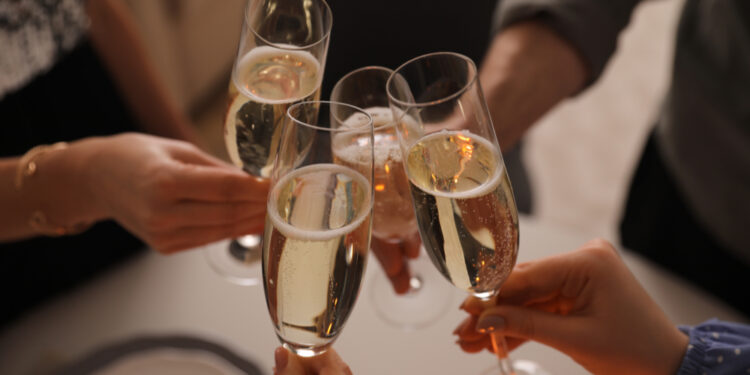 La producción y las exportaciones de vino espumoso descendieron un 8% en 2023