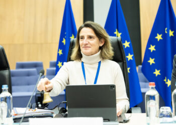 Ribera asume la presidencia de la reunión del Colegio de Comisarios mientras von der Leyen se recupera de neumonía