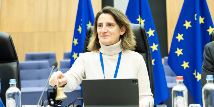 Ribera asume la presidencia de la reunión del Colegio de Comisarios mientras von der Leyen se recupera de neumonía