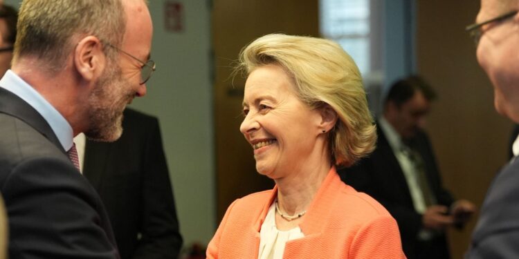 Von der Leyen reaparece recuperada en la reunión del Partido Popular Europeo en Berlín
