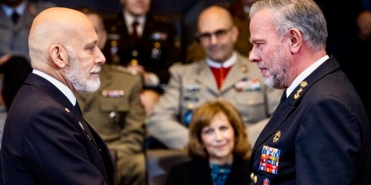 El almirante Cavo Dragone nuevo presidente del Comité Militar de la OTAN