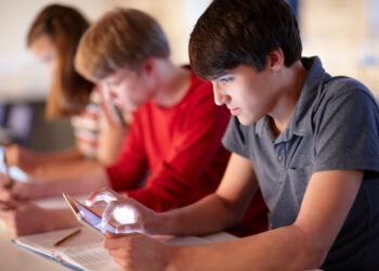 La Comisión acoge la integración del Código de Conducta sobre la lucha contra la incitación al odio en línea