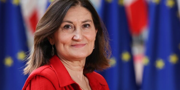 La española María José Garde reelegida presidenta del grupo de código de conducta