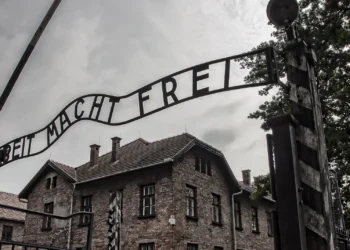 El Parlamento conmemorará el 29 de enero el 80 aniversario de la liberación de Auschwitz