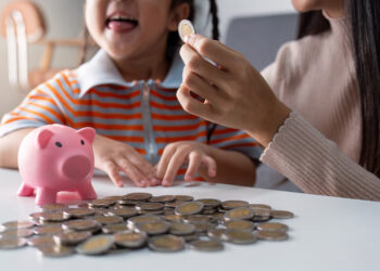 La tasa de ahorro de los hogares en la zona del euro cae al 15,3%